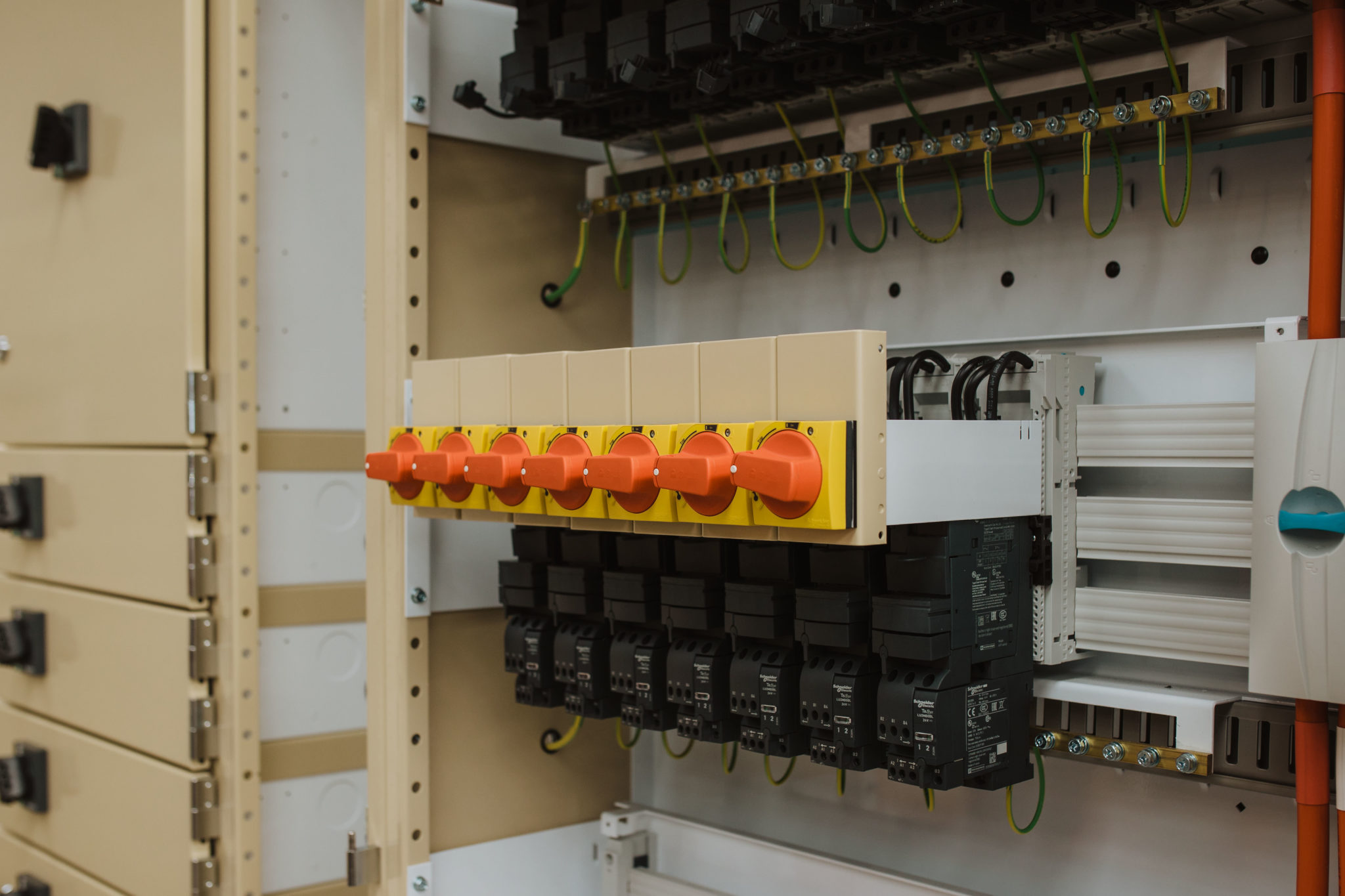 Motor Control Centres Clive Wilson Switchboards Ltd.