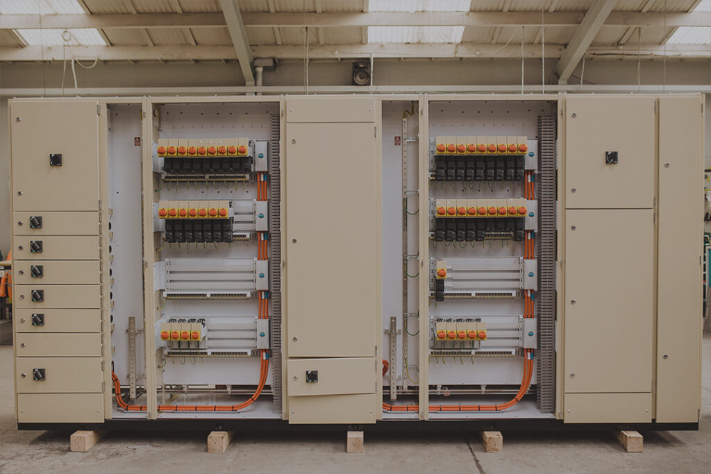 Large industrial MCC - 1600a with direct online and vsd motor starters