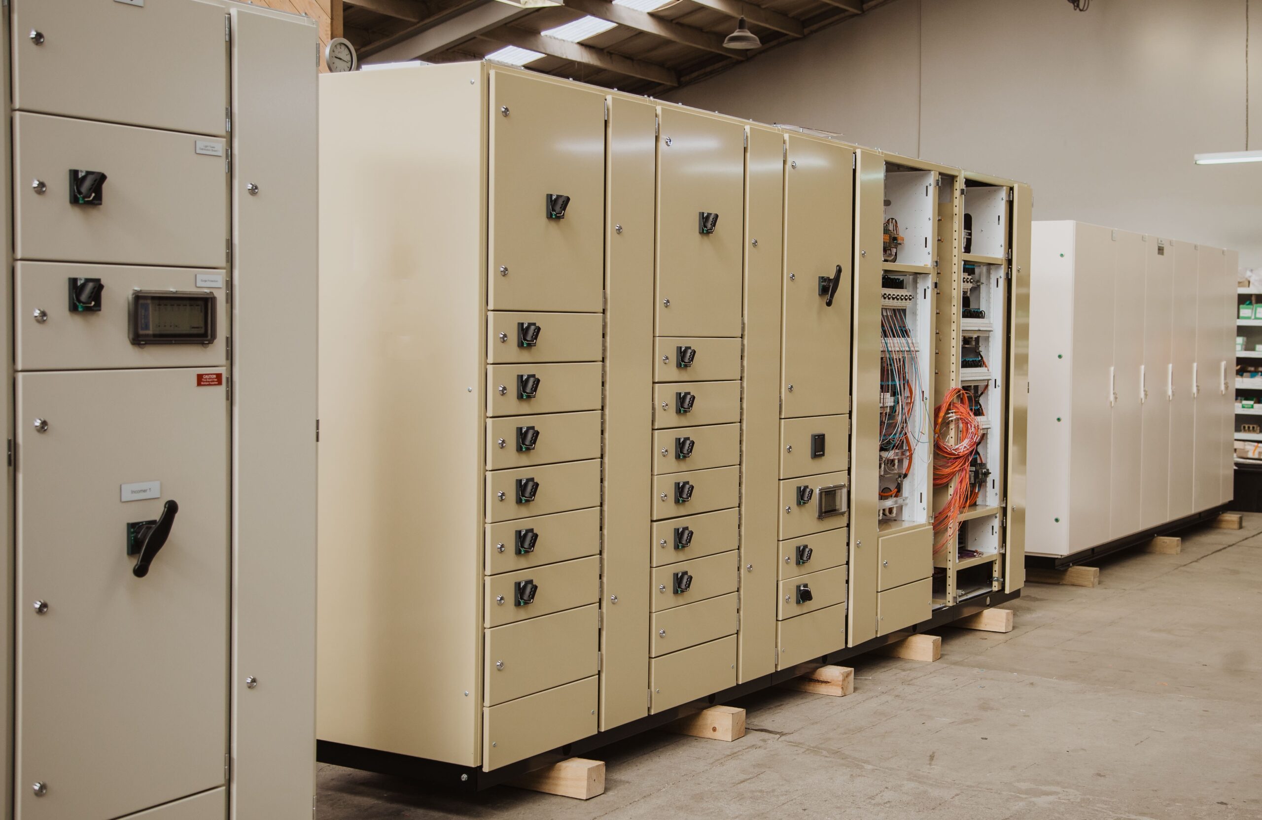 Switchboard assembly with motor-control compartments in the CWS workshop