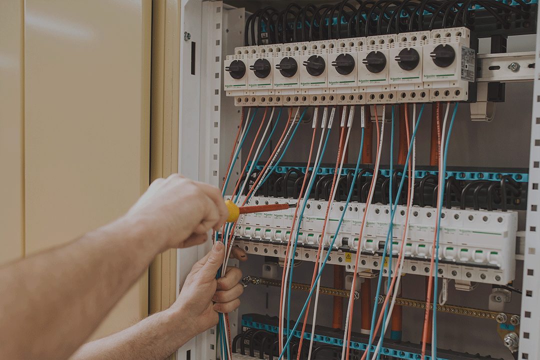 Detailed switchboard wiring during manufacture
